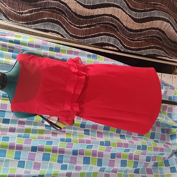 NEW! Red short dress with a cute ruffle size 8 - Picture 1 of 3
